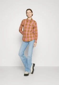 Lee Breese - Jean Flare - Elevated Energy -Lee Boutique 072f61f2c36e4442b7b1dea31c658237