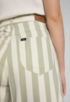 Short - Striped Marlee -Lee Boutique 0d110dccf0384872b925e0a02655f6b3