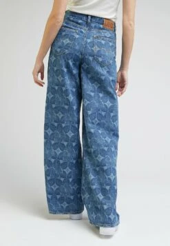 Lee Drew - Jean Flare - Laser Floral -Lee Boutique 18e4ac522c9c44098c95dd6b7323ed21