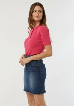 Lee Cooper Caissy - Polo - Fushia 11 Lee Cooper Caissy - Polo - Fushia -Lee Boutique 1af44bcfbb3d45c18f8f3b55f74a048e