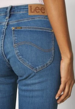 Lee Marion Straight - Jean Droit - Used 17 Lee Marion Straight - Jean Droit - Used -Lee Boutique 23987a8bd0f348f89e974656bcf16757