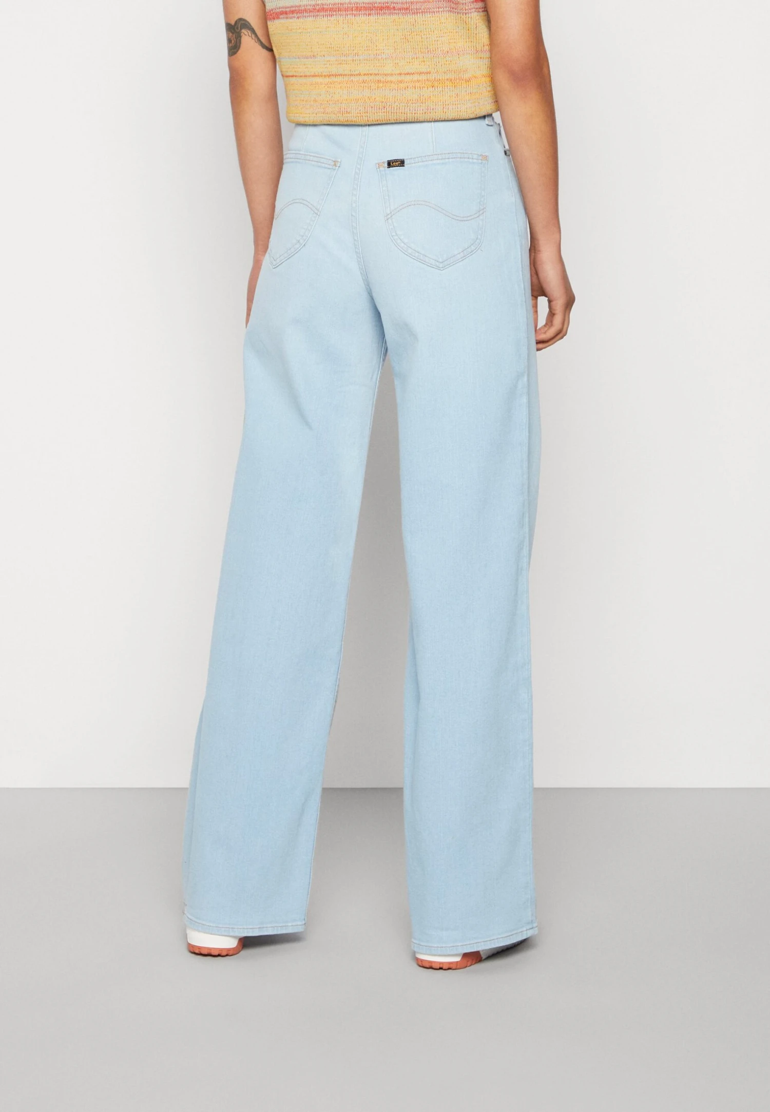 Lee Stella A Line - Jean Flare - Vintage Light 5 Lee Stella A Line - Jean Flare - Vintage Light – Image 3