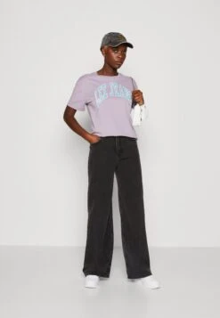 Lee Boutique -Lee Boutique 2fb5ffd7003e48719ff486b946054f16