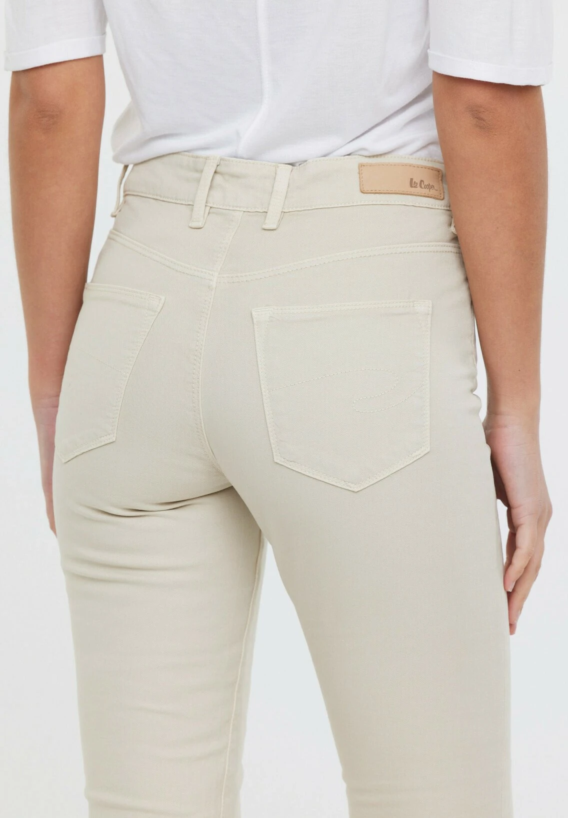 Lee Cooper Jazia - Short - Sable 5 Lee Cooper Jazia - Short - Sable – Image 3