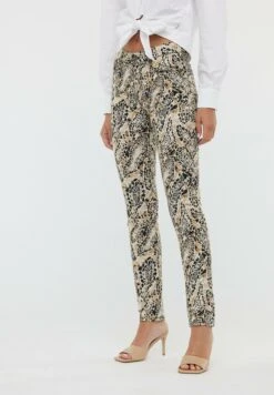 Lee Cooper Jean Slim - Cream 9 Lee Cooper Jean Slim - Cream -Lee Boutique 4ef2cc3c7b2a4a8586e8b2a5d9e5de12