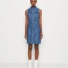 Sleeveless Dress - Robe En Jean - Baker Blue