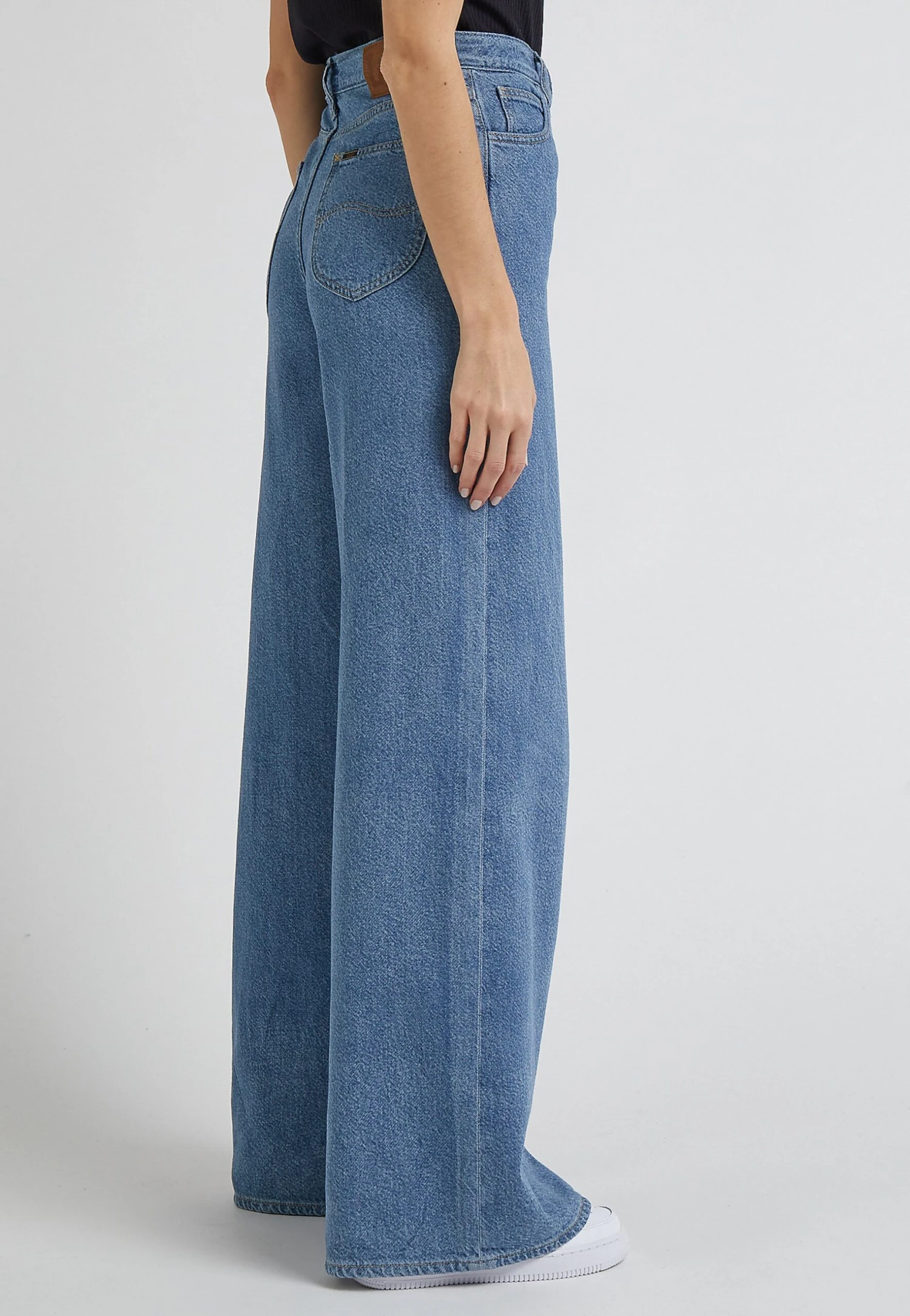 Lee Drew - Jean Flare - In The Glory 6 Lee Drew - Jean Flare - In The Glory – Image 4