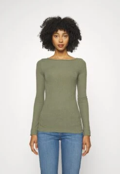 Lee Boat Neck Tee - T-Shirt À Manches Longues - Olive Grove -Lee Boutique 5804b65735d64a159357c55c40de560a