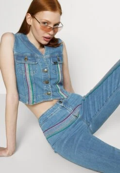 Lee Pride Rainbow Vest - Veste Sans Manches - Mid Rainbow 11 Lee Pride Rainbow Vest - Veste Sans Manches - Mid Rainbow -Lee Boutique 71ea702ab3e144e58168a057656cca61