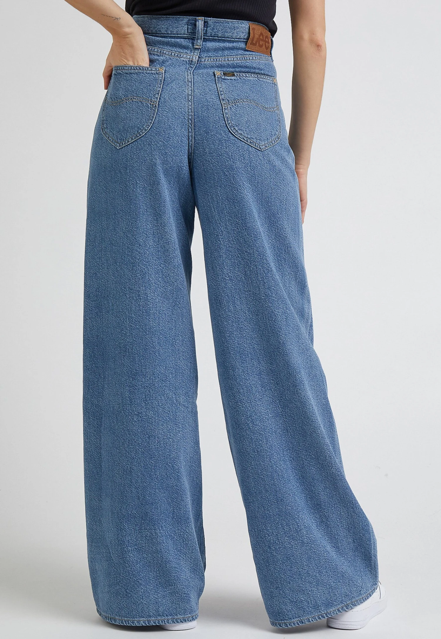 Lee Drew - Jean Flare - In The Glory 4 Lee Drew - Jean Flare - In The Glory – Image 2