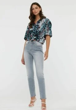 Lee Boutique -Lee Boutique 82f2dee4d332434e9e519e286e151c7e