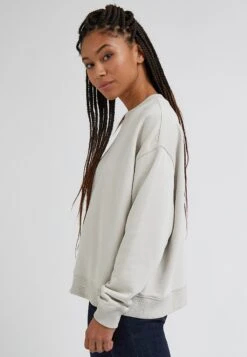 Lee Crew Sws - Sweatshirt - Foggy Gray 10 Lee Crew Sws - Sweatshirt - Foggy Gray -Lee Boutique 868a52933633446eb0545bf8e783dbca