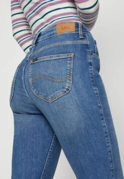 Lee Breese - Jean Bootcut - Worn Martha -Lee Boutique 8f77f2bf3c80464c99b2d190bafac046