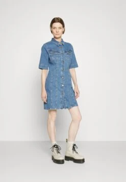 Lee Rider Shirt Dress - Robe En Jean - Majestic Wave 14 Lee Rider Shirt Dress - Robe En Jean - Majestic Wave -Lee Boutique c55121e3bbc542d1bb6b6d9f42ad15df