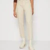 Lee Carol - Jean Droit - Pioneer Beige -Lee Boutique e5cd8103008e4decb7689f40264ad9b5