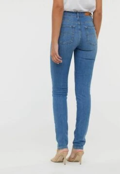 Lee Cooper Lc135F - Jean Slim - Medium Blue Used -Lee Boutique f39074a7fc2644279e9f407eb4807267