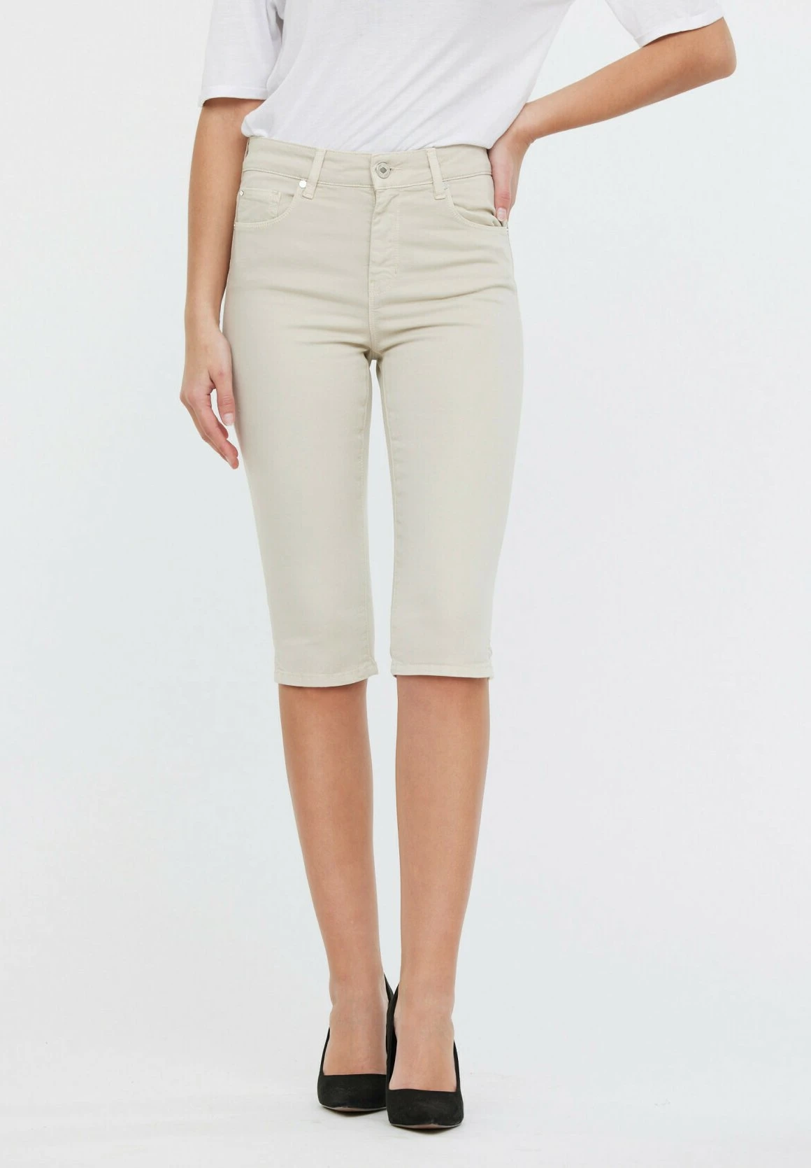 Lee Cooper Jazia - Short - Sable 7 Lee Cooper Jazia - Short - Sable – Image 5